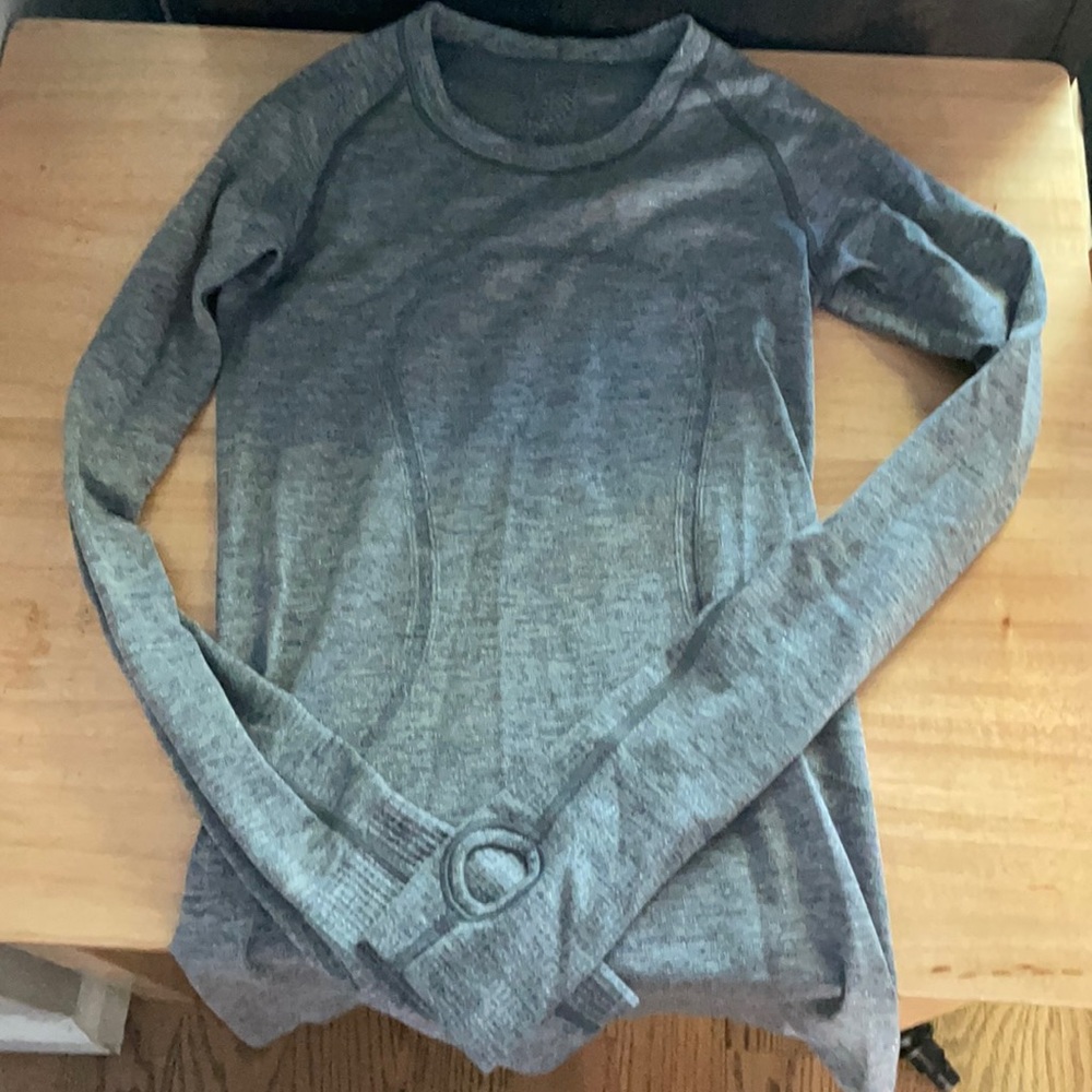 Sparkly, grey lululemon swiftly run long sleeve shirt